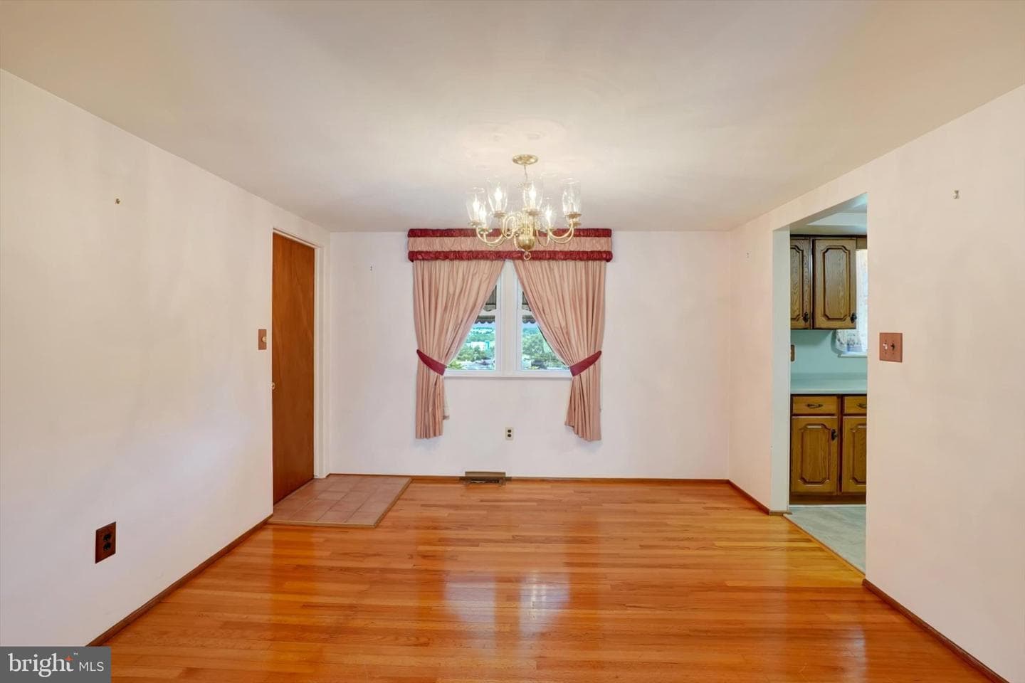 545 Skyview Drive photo 5