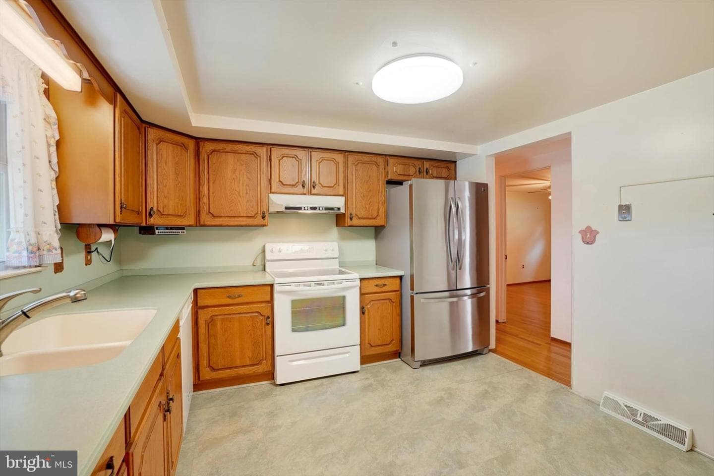 545 Skyview Drive photo 7