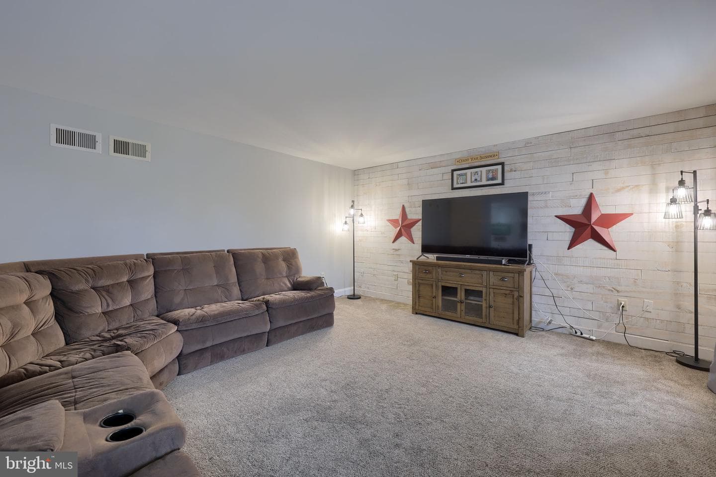 745 Thomas Armor Drive photo 16