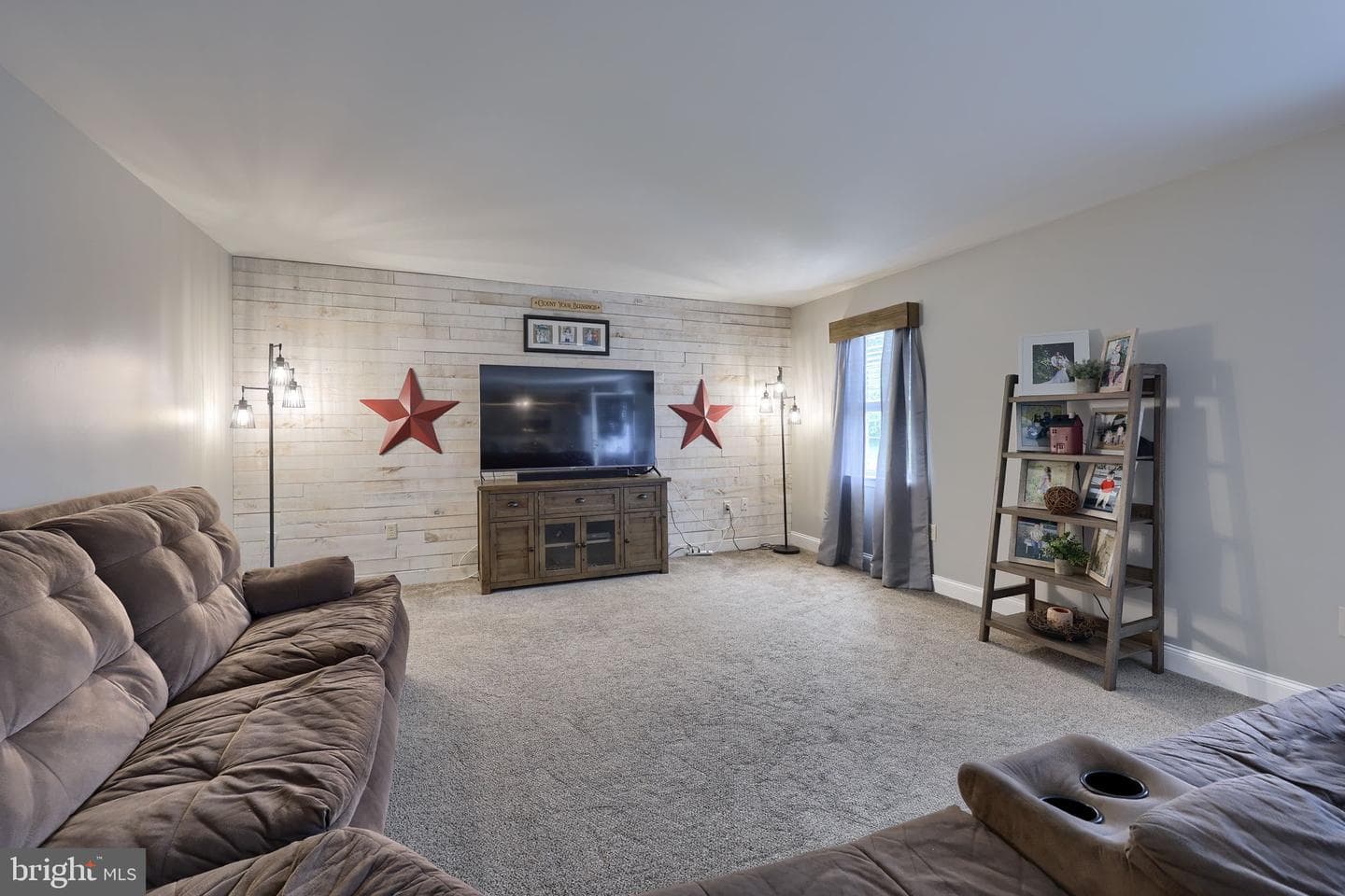 745 Thomas Armor Drive photo 17