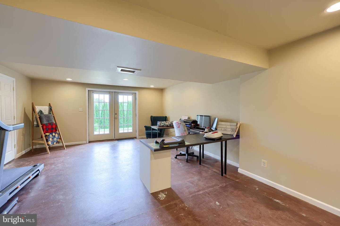 745 Thomas Armor Drive photo 33