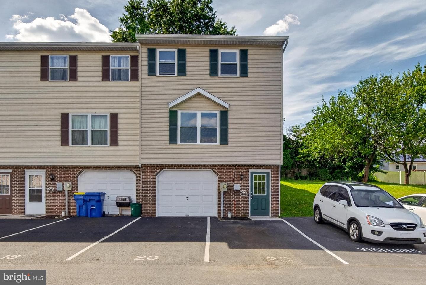 20 Pine Drive photo 1