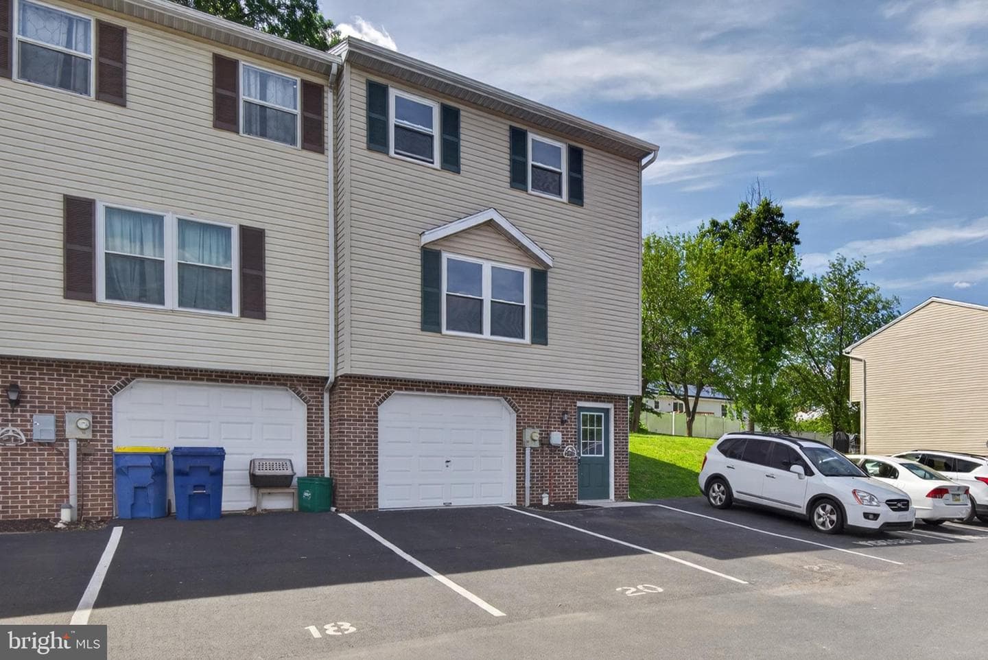 20 Pine Drive photo 2
