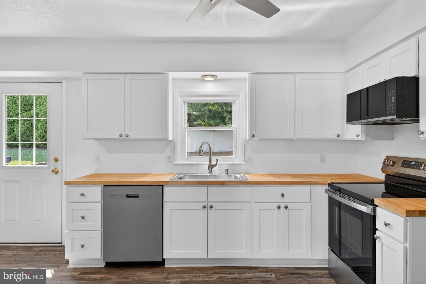20 Pine Drive photo 9