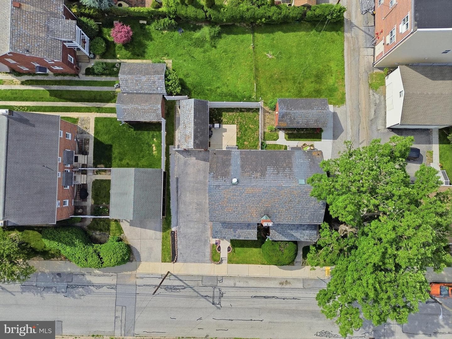 309 W Walnut Street photo 36