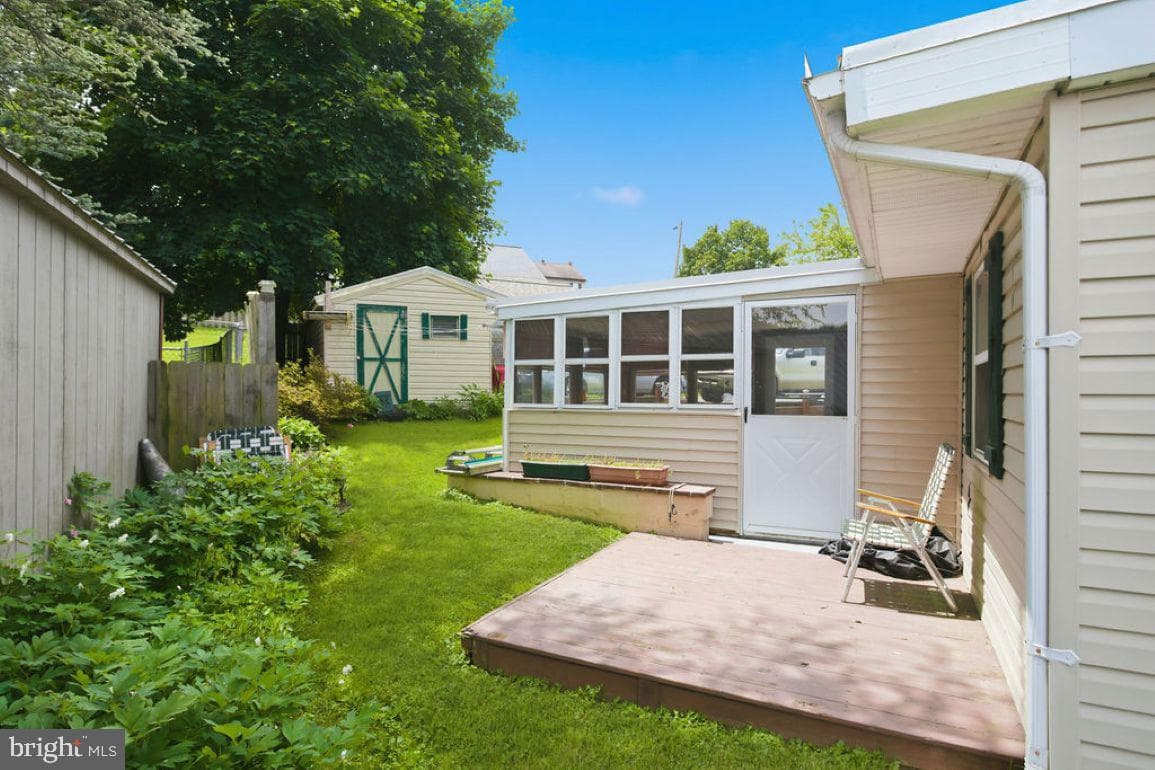 116 Howard Avenue photo 18