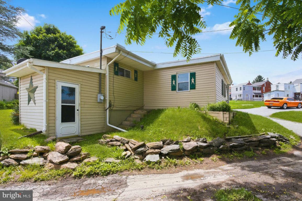 116 Howard Avenue photo 20