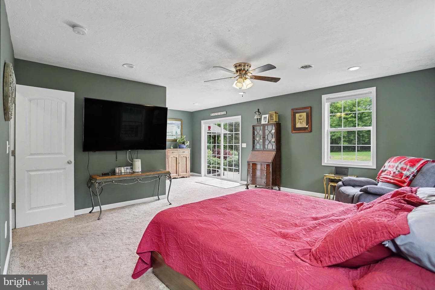 1100 S York photo 15