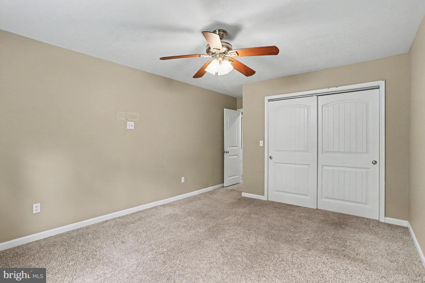 1100 S York photo 19