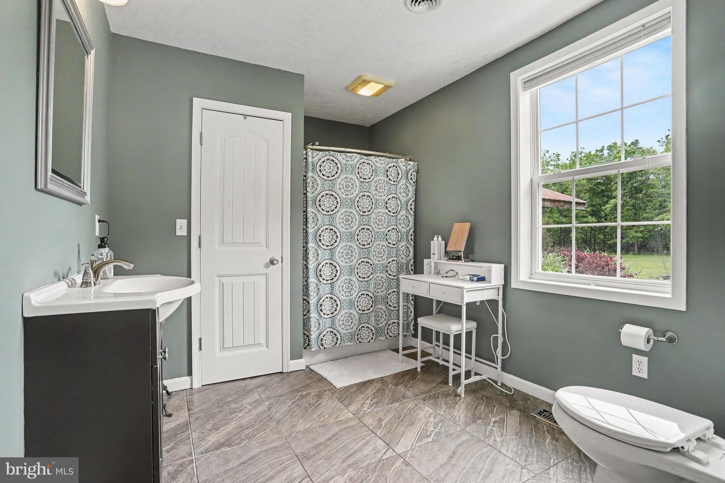 1100 S York photo 22