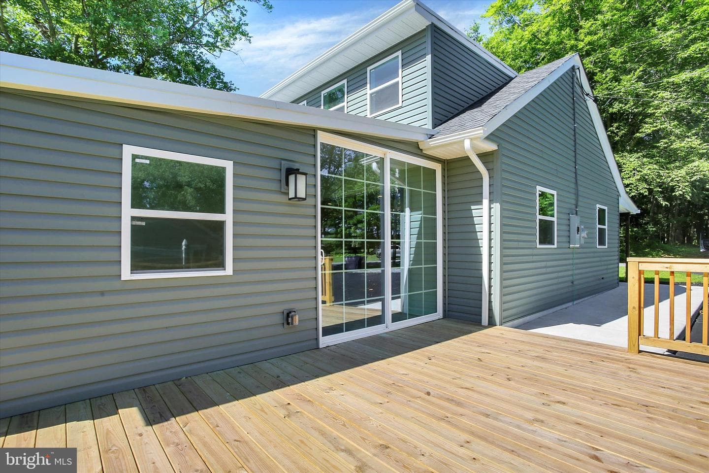 876 Cardinal Lane photo 32