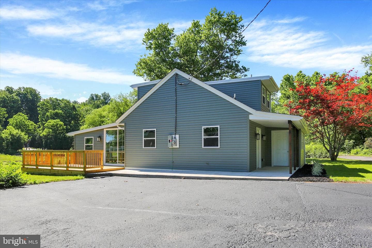 876 Cardinal Lane photo 5