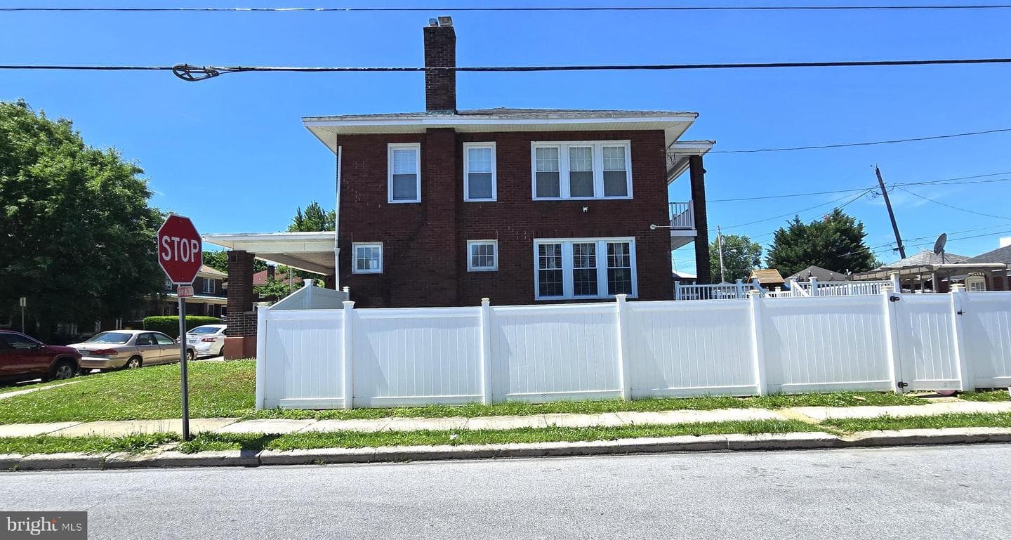 257 E Jackson Street photo 17