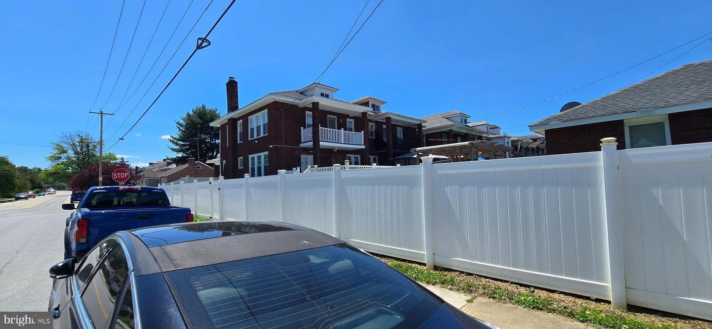 257 E Jackson Street photo 20