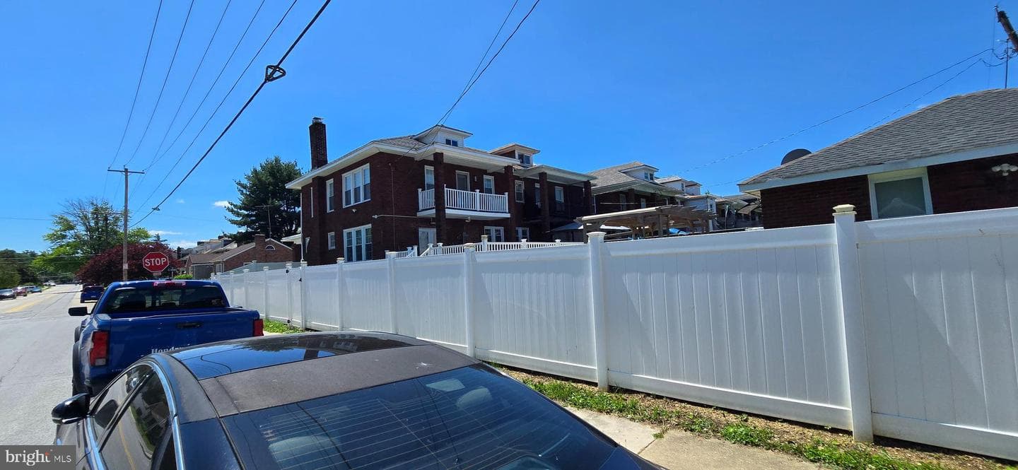 257 E Jackson Street photo 21