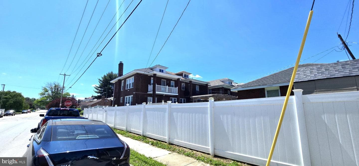 257 E Jackson Street photo 23
