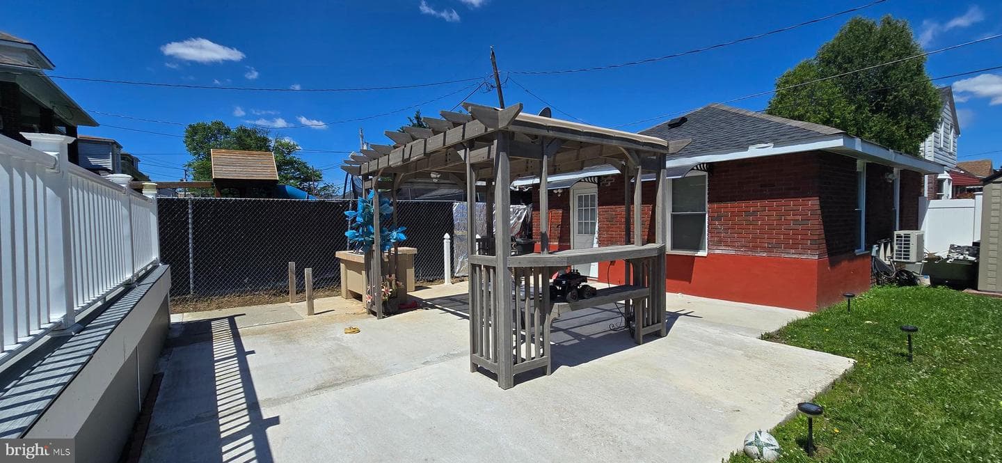 257 E Jackson Street photo 29