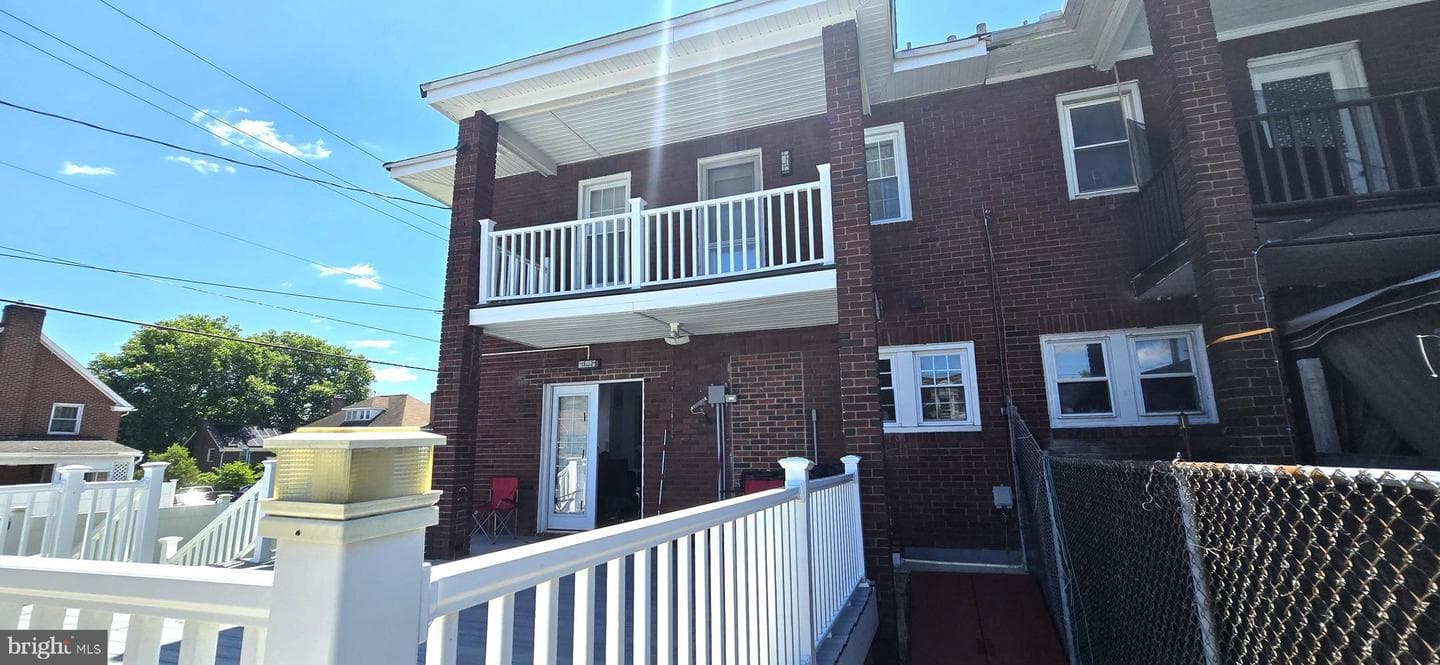 257 E Jackson Street photo 32