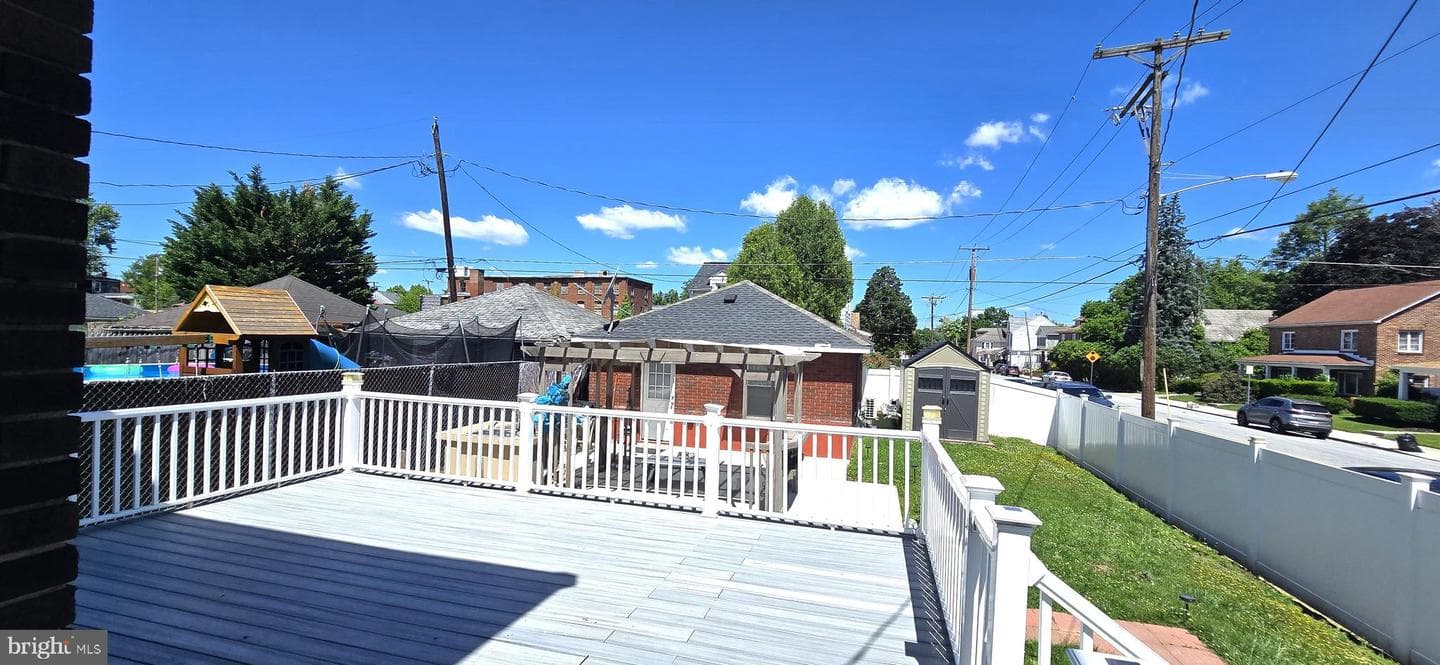 257 E Jackson Street photo 37