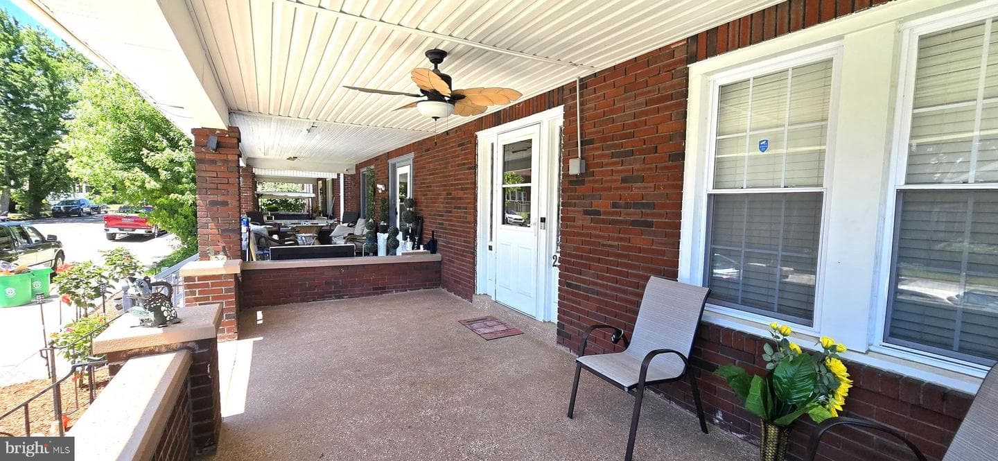 257 E Jackson Street photo 6