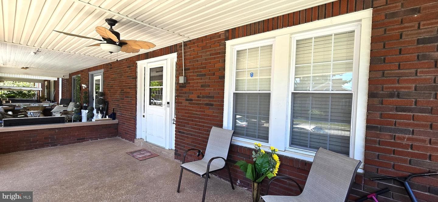 257 E Jackson Street photo 7
