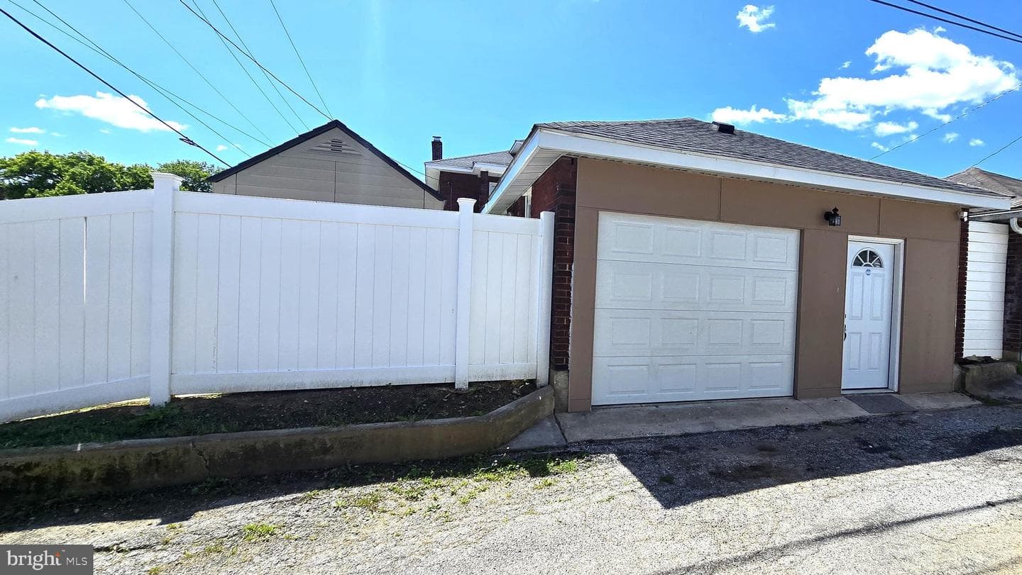 257 E Jackson Street photo 80