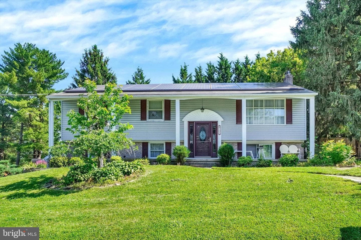 105 Lexington Road photo 1