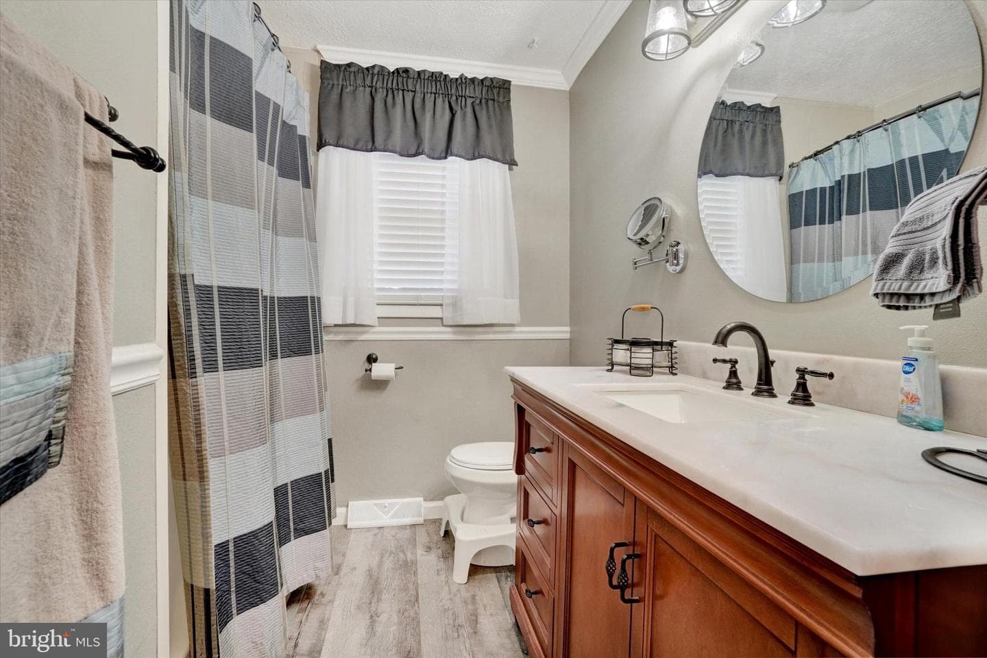105 Lexington Road photo 12