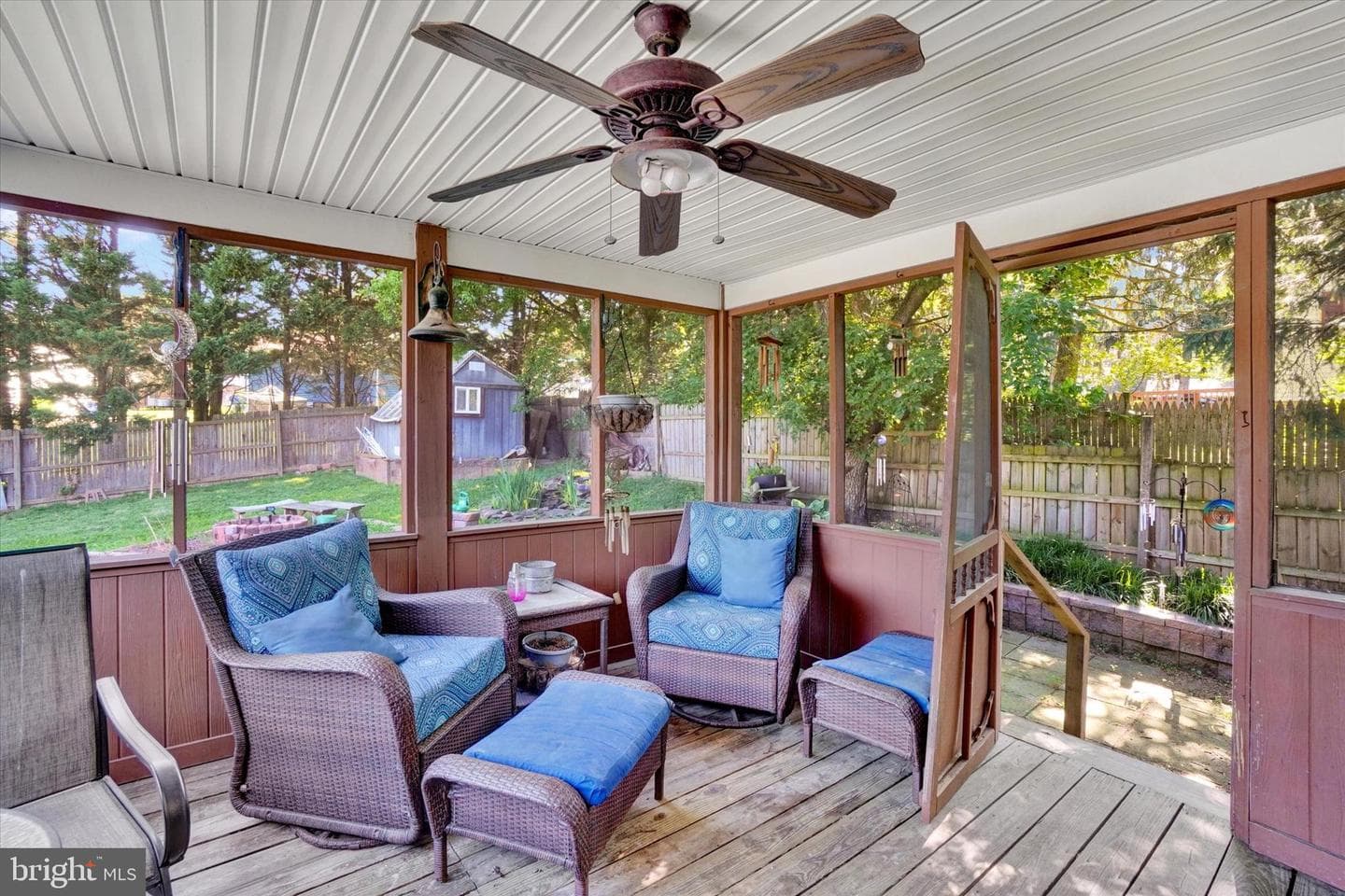 105 Lexington Road photo 23