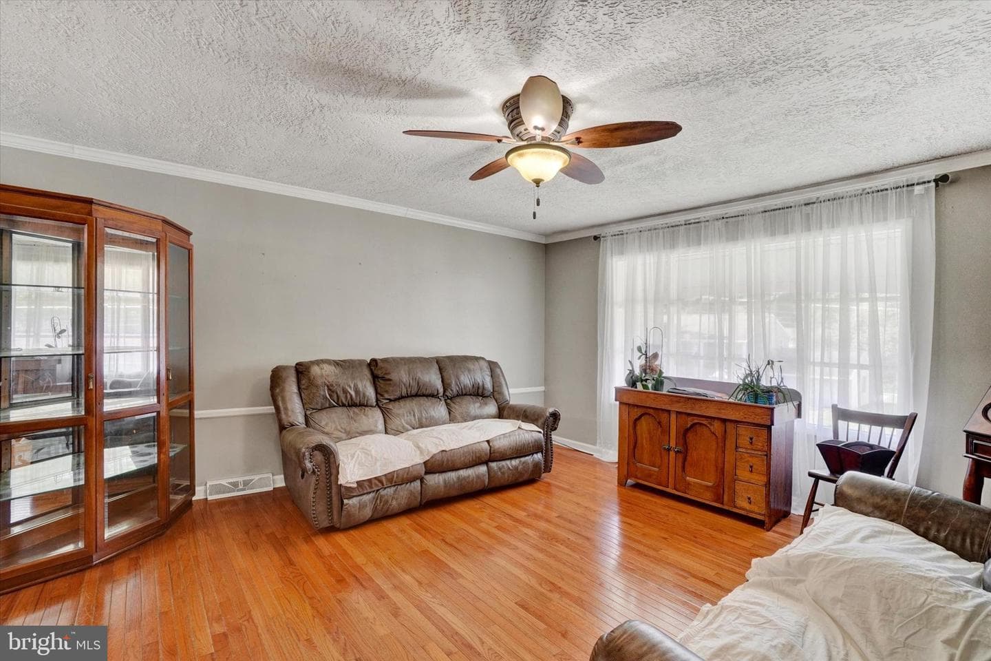 105 Lexington Road photo 6