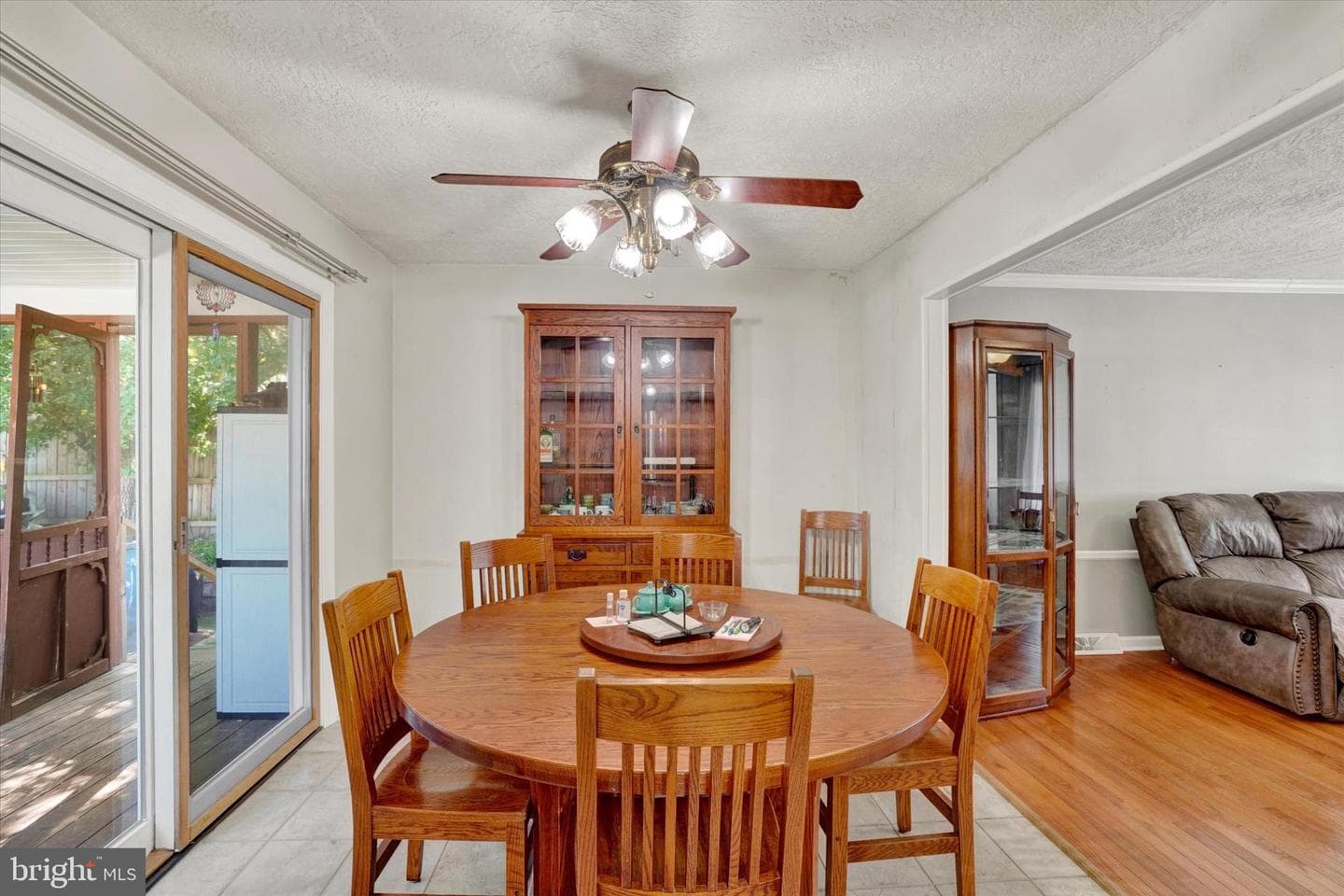105 Lexington Road photo 8