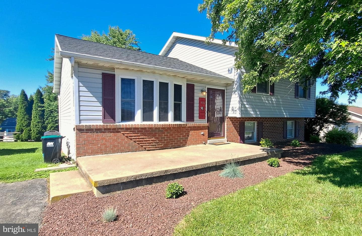 451 Clover Lane photo 4