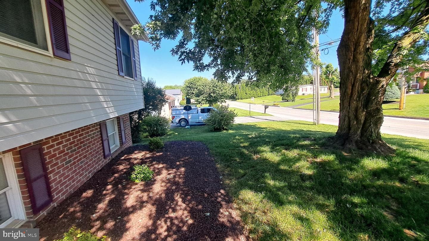 451 Clover Lane photo 7