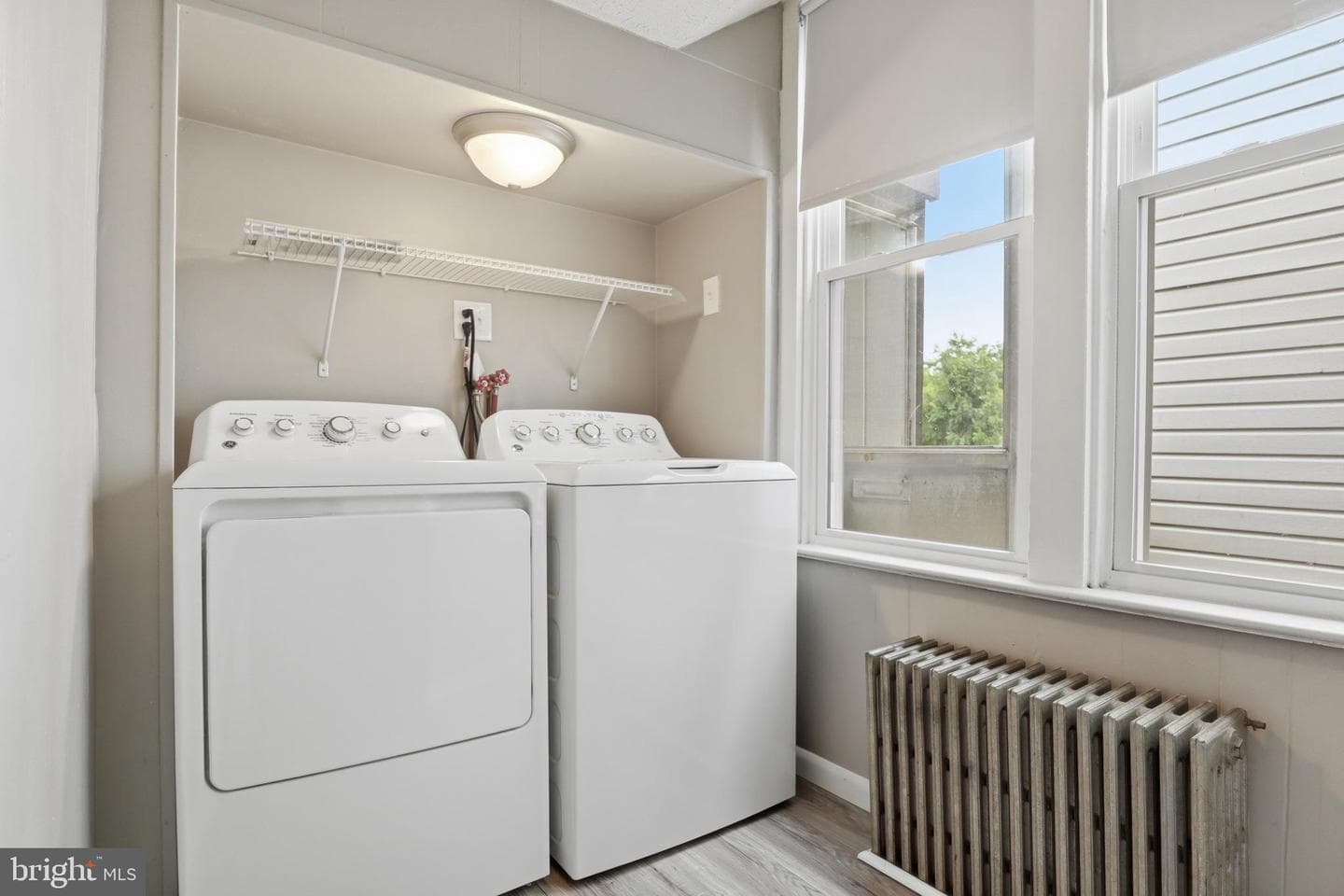 105 E Maple Street photo 15