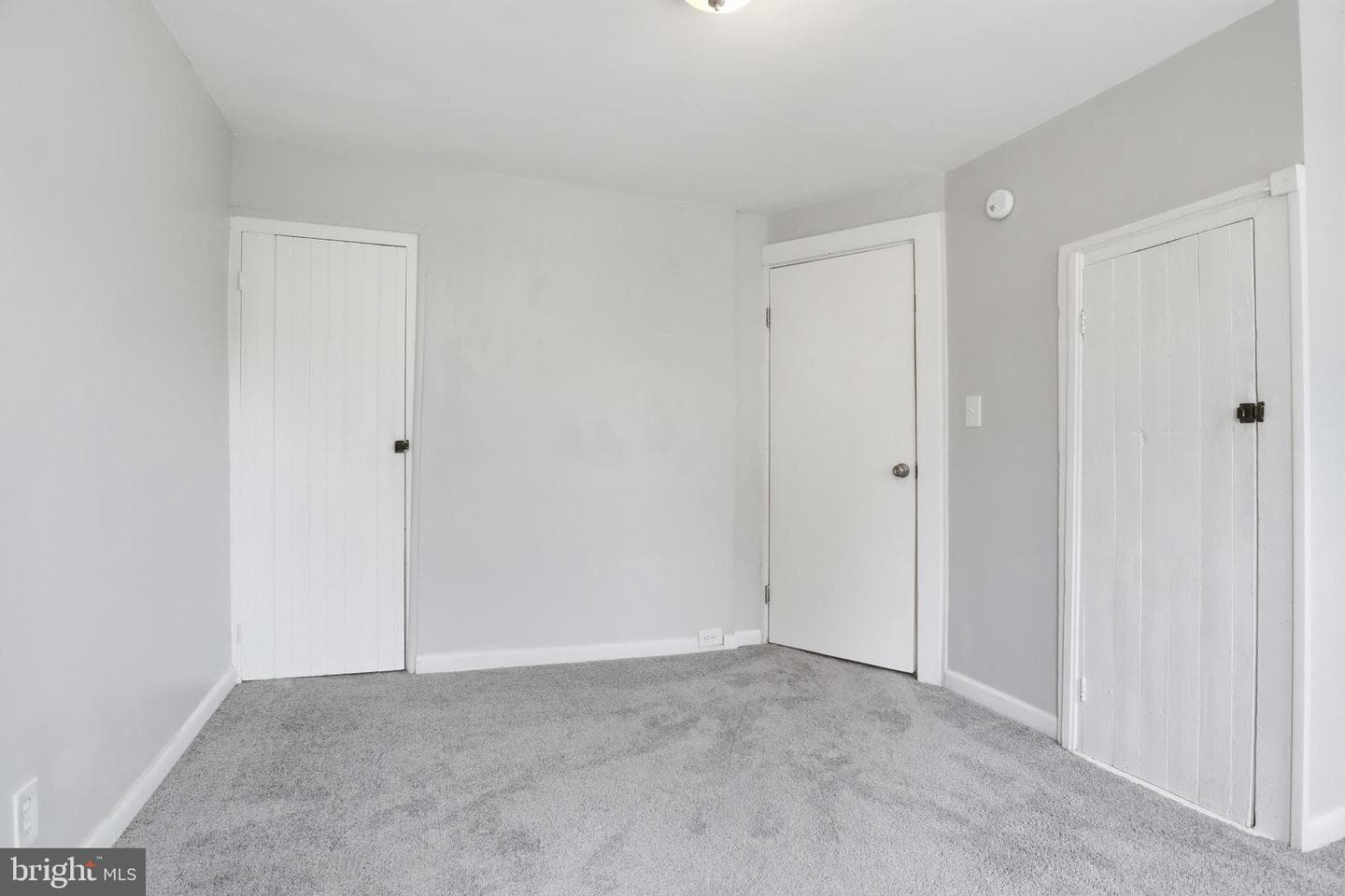 105 E Maple Street photo 19