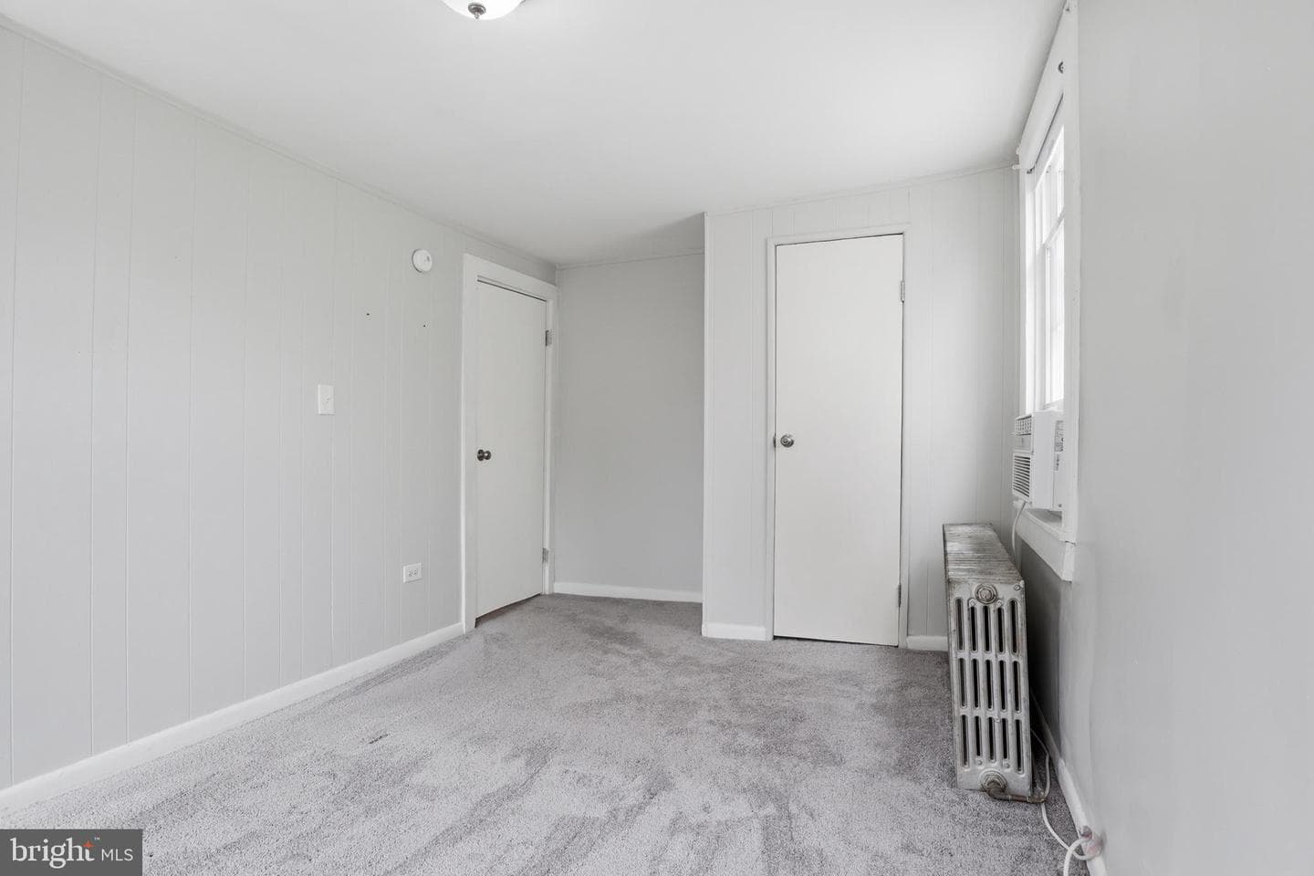 105 E Maple Street photo 21