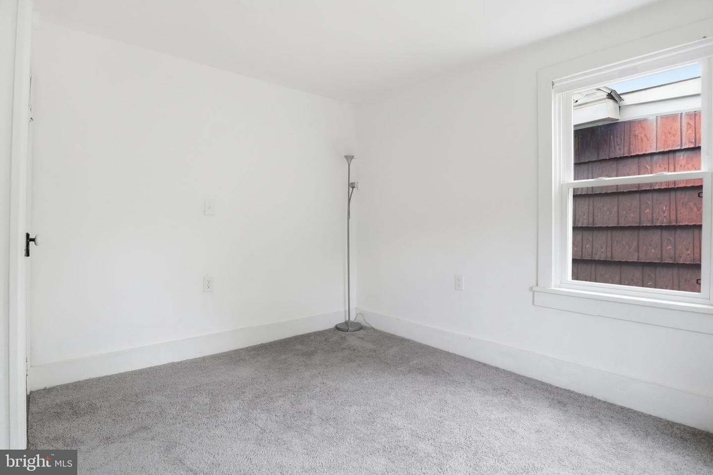 105 E Maple Street photo 25
