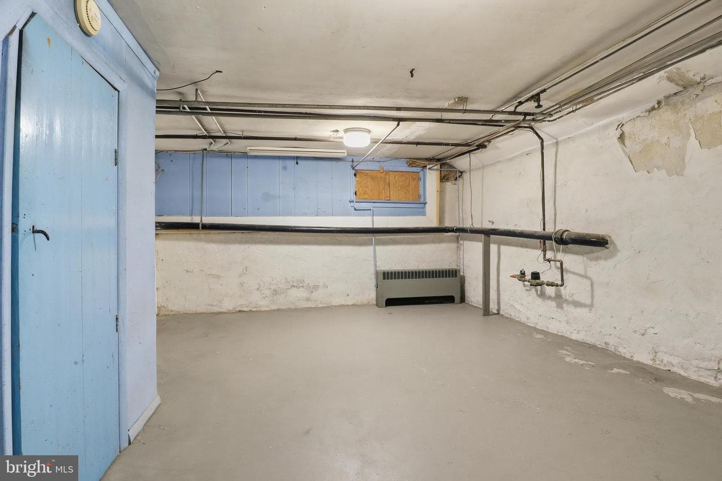105 E Maple Street photo 26