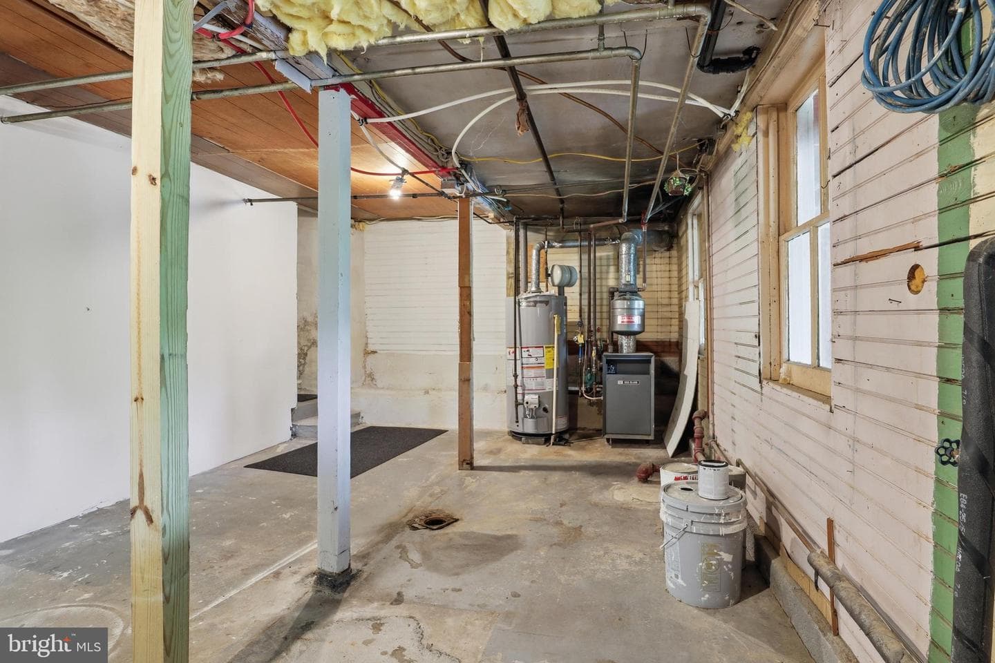 105 E Maple Street photo 28