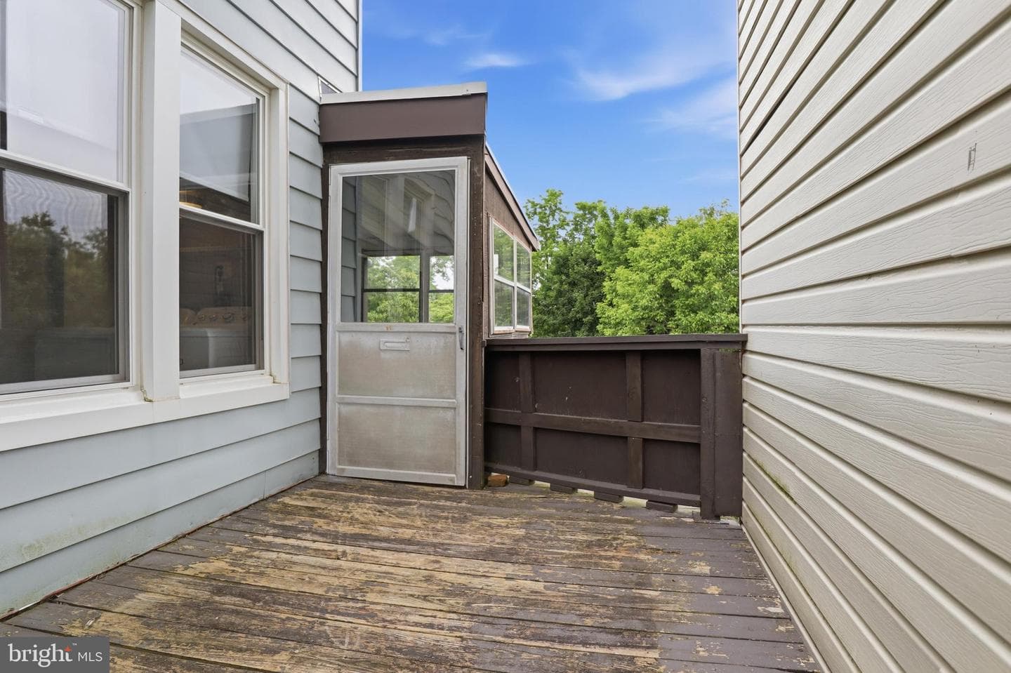 105 E Maple Street photo 30