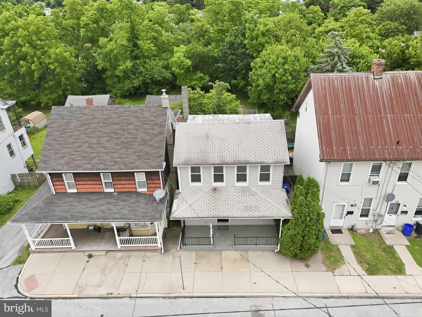 105 E Maple Street photo 42