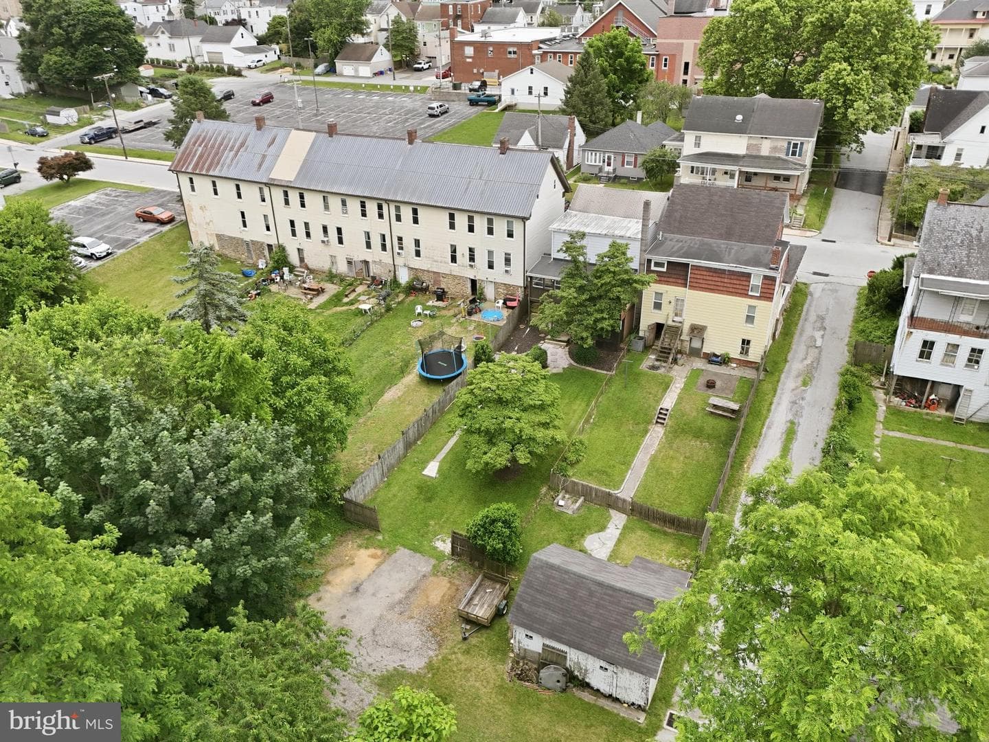 105 E Maple Street photo 43