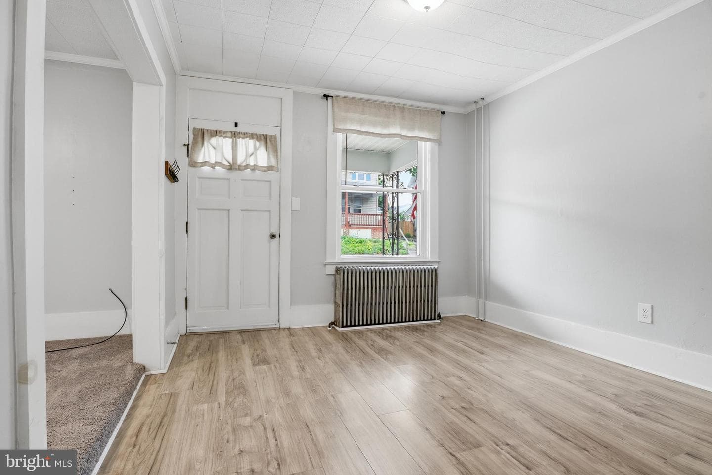 105 E Maple Street photo 8