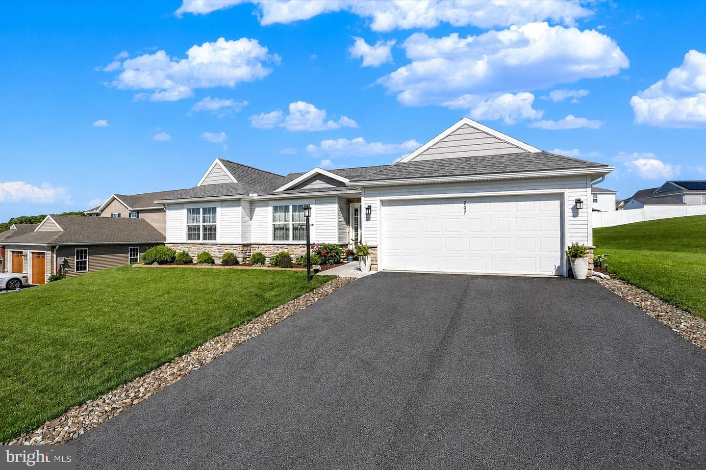 207 Eagle Road photo 4