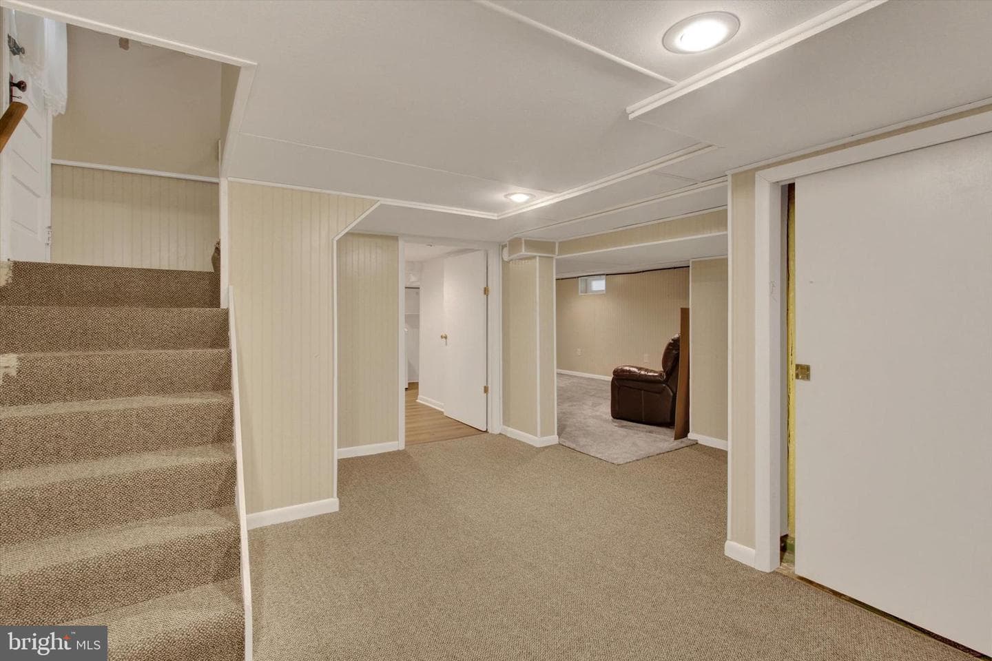 244 Baer Avenue photo 29