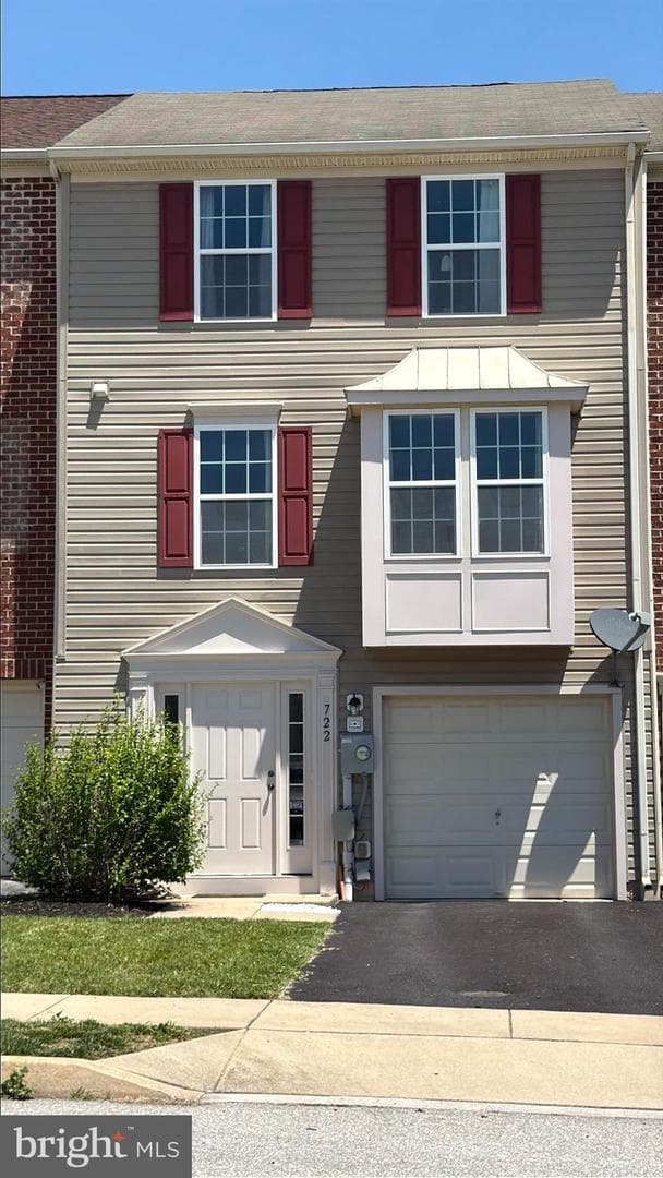 722 Blossom Drive photo 1