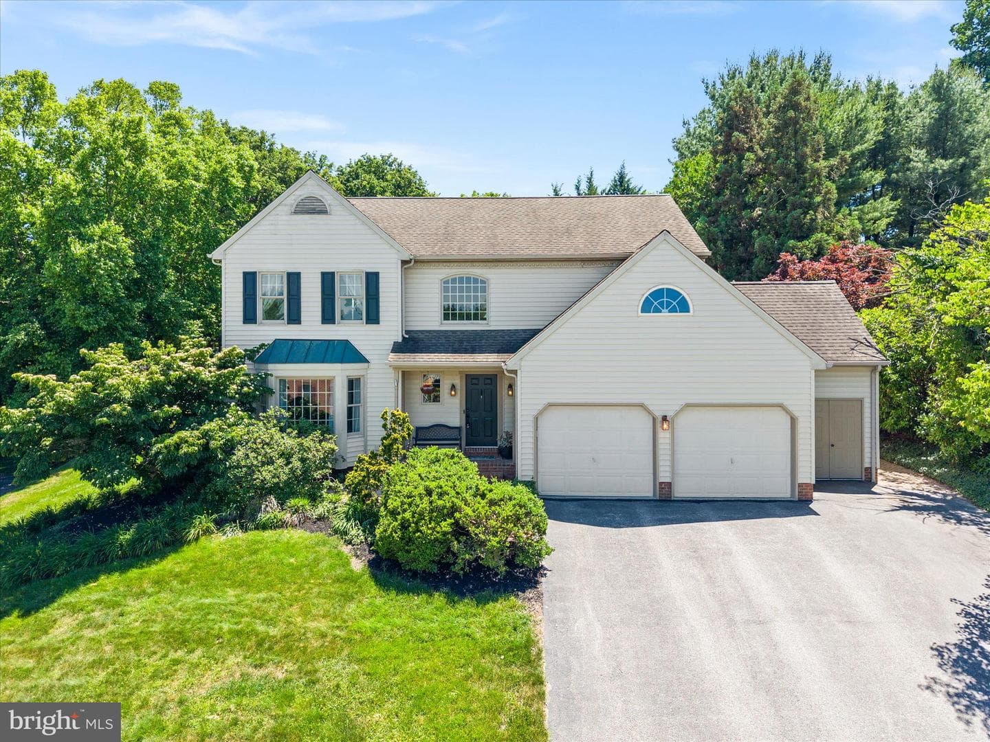 660 Woodside Road photo 1