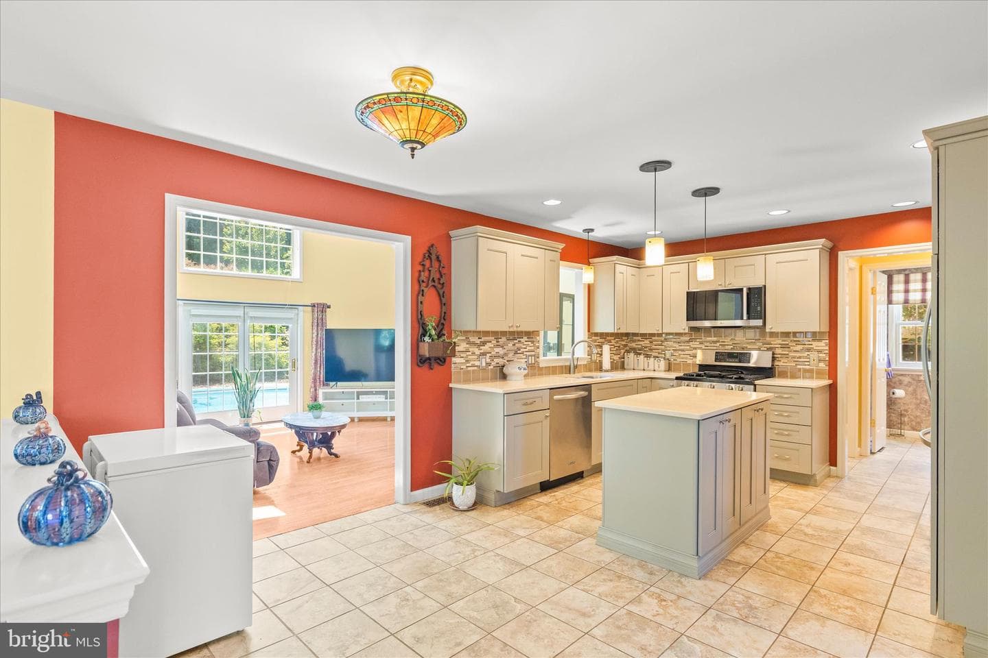 660 Woodside Road photo 16