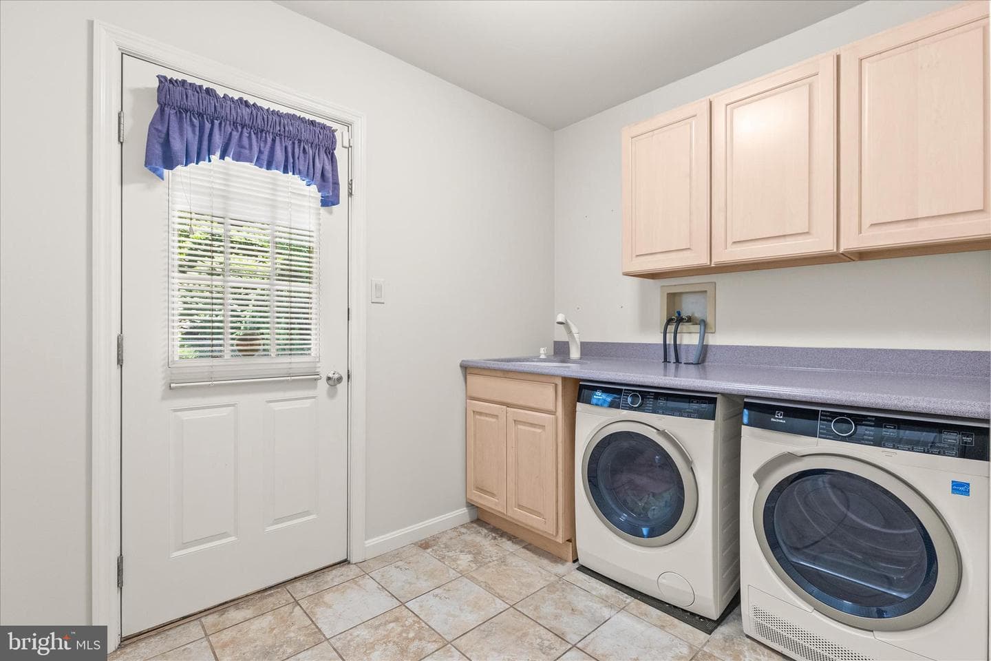 660 Woodside Road photo 20