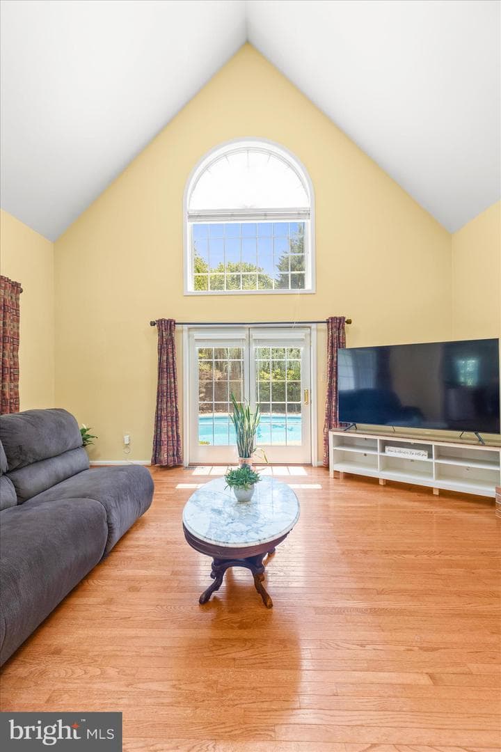 660 Woodside Road photo 24